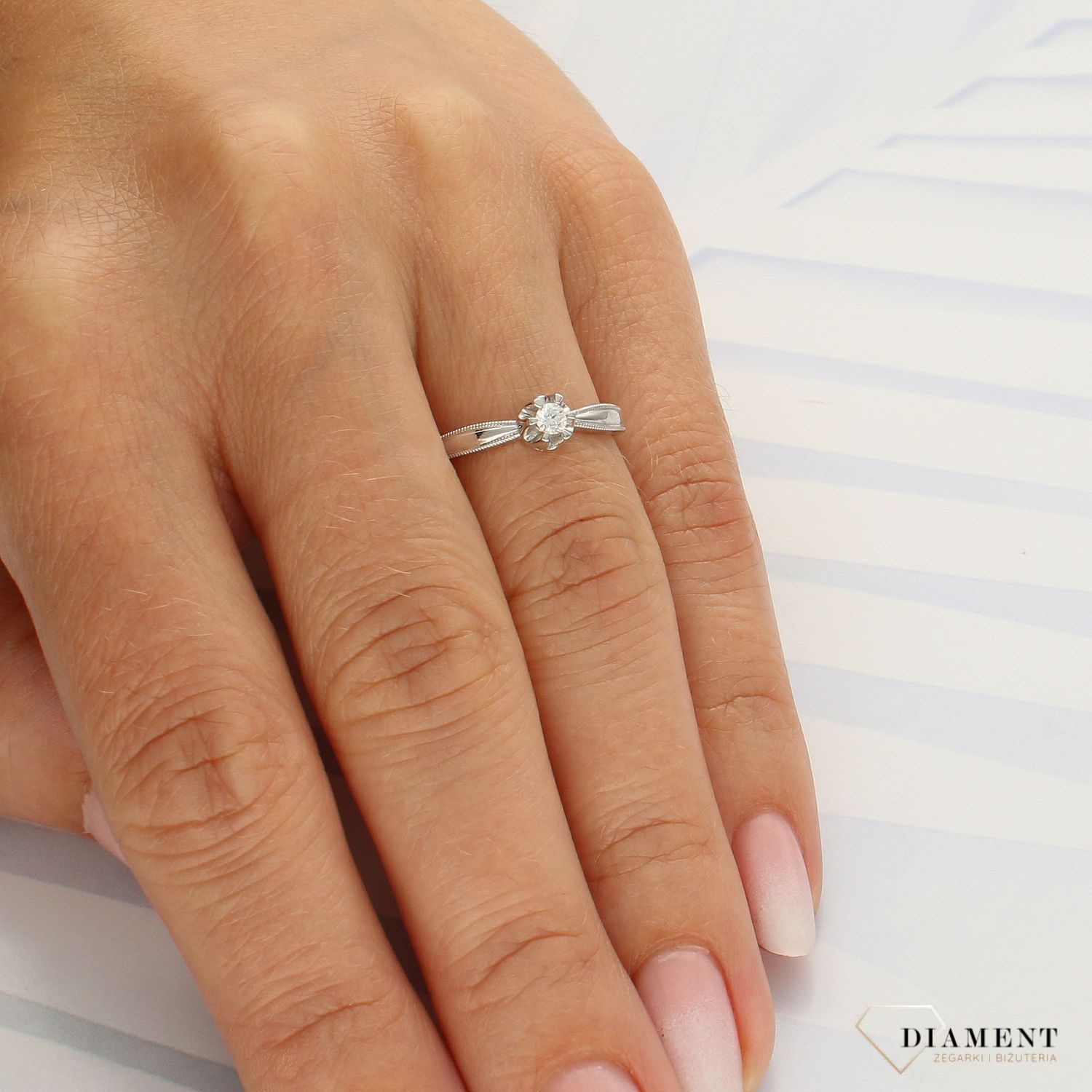 Pierścionek złoty DIAMENT 585, białe złoto z diamentem TEN JEDYNY 0660027062 HSI.jpg